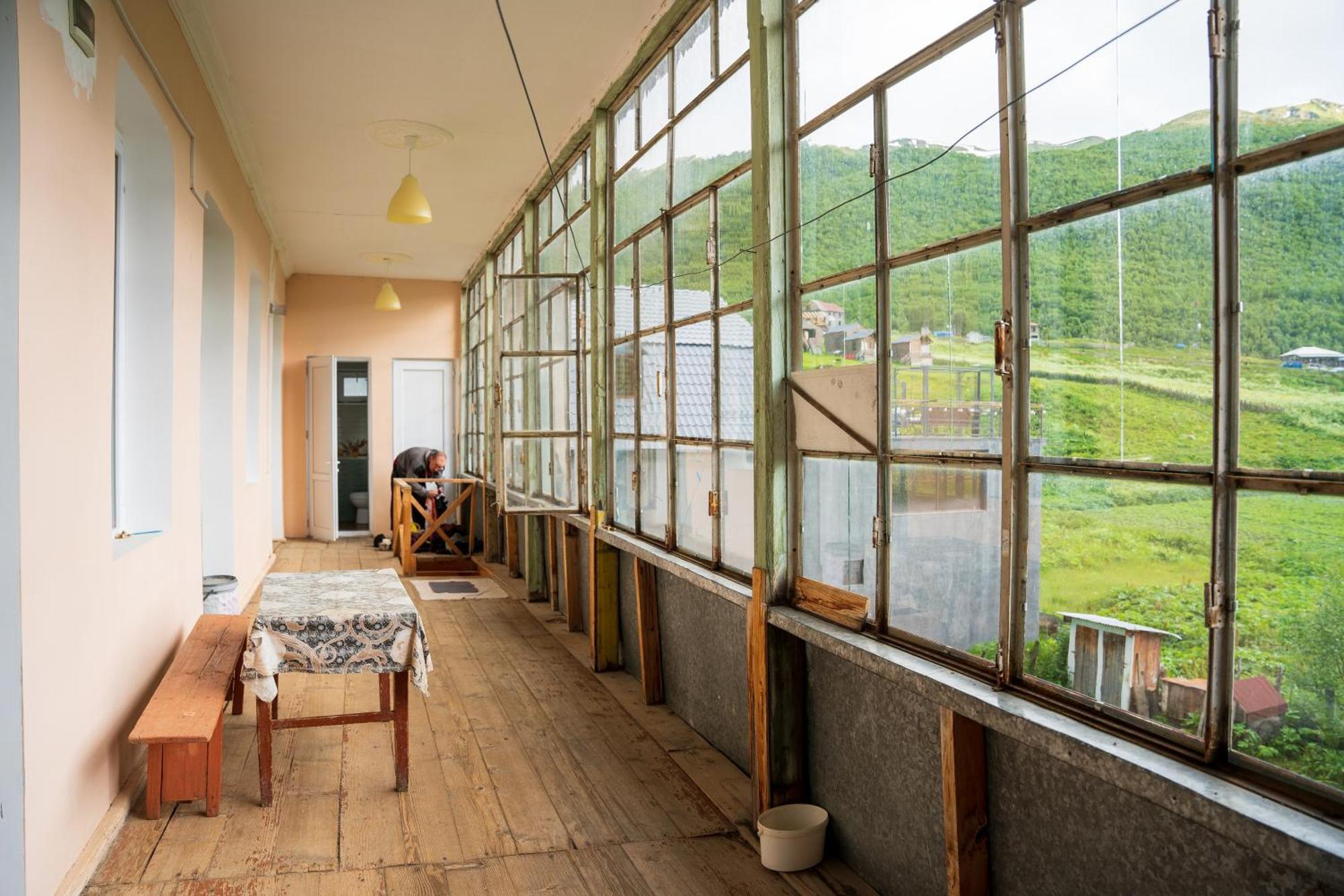 Guesthouse Svani Ushguli Exteriör bild