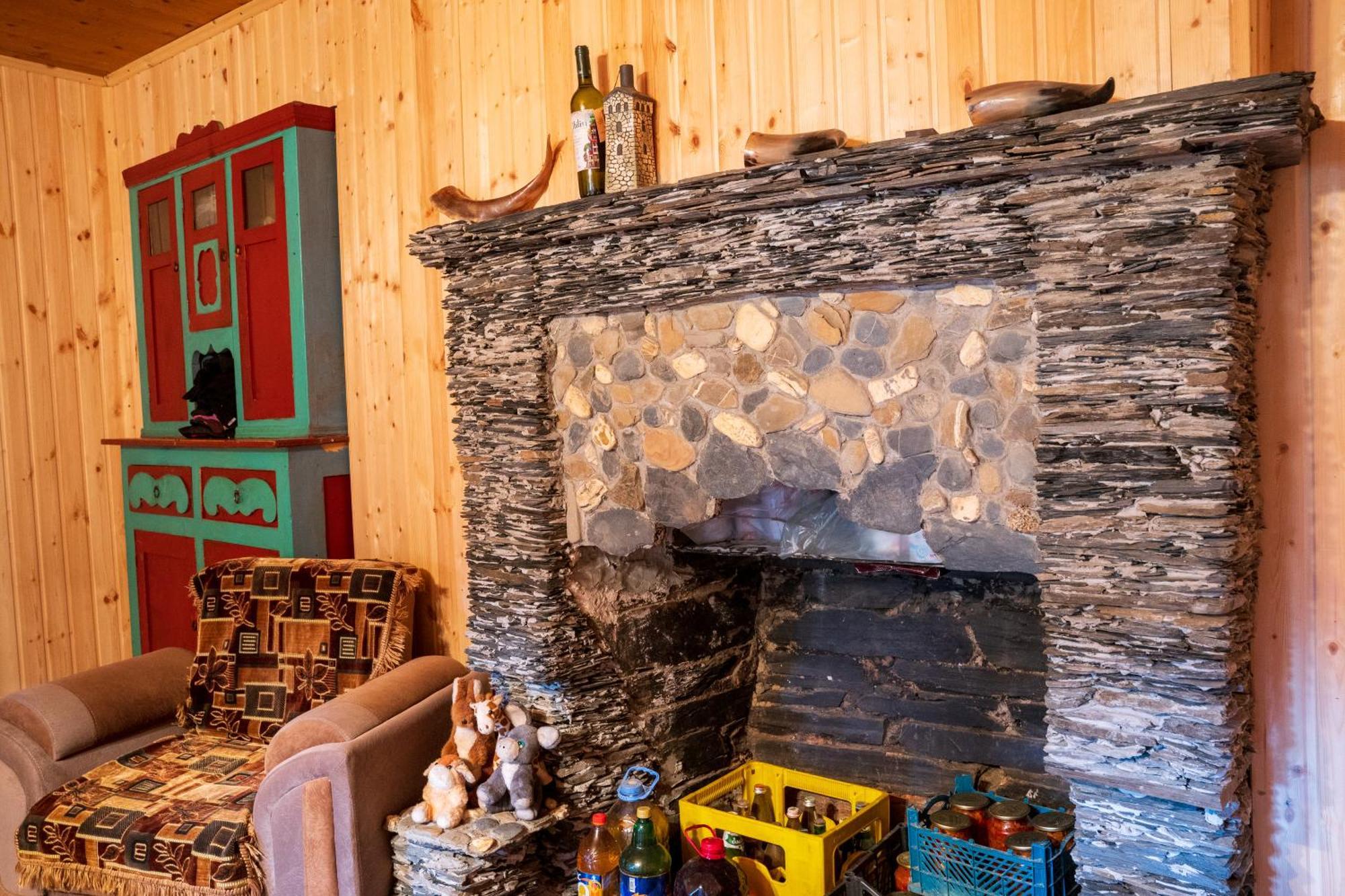 Guesthouse Svani Ushguli Exteriör bild